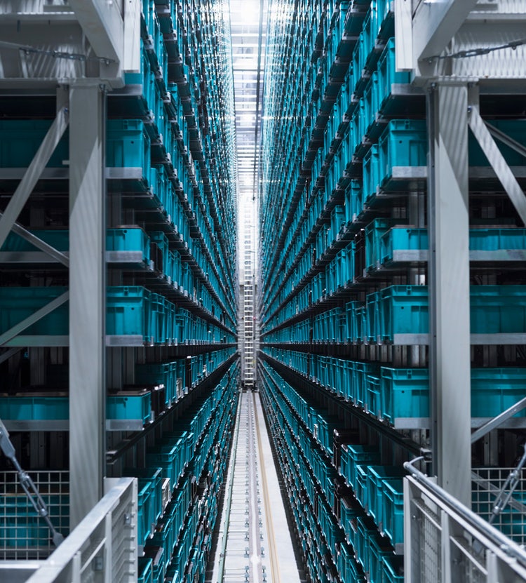 Automatized high-rack warehouse - Avendra International's procurement solutions